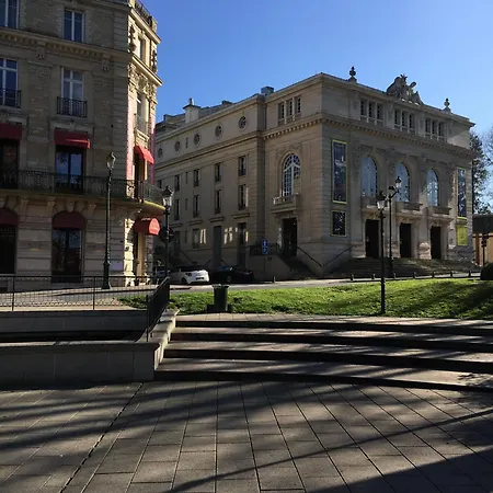 L'etoile-appartement Elegant Au Coeur D'epernay, Proche De L' Avenue De Champagne Apartmán *
