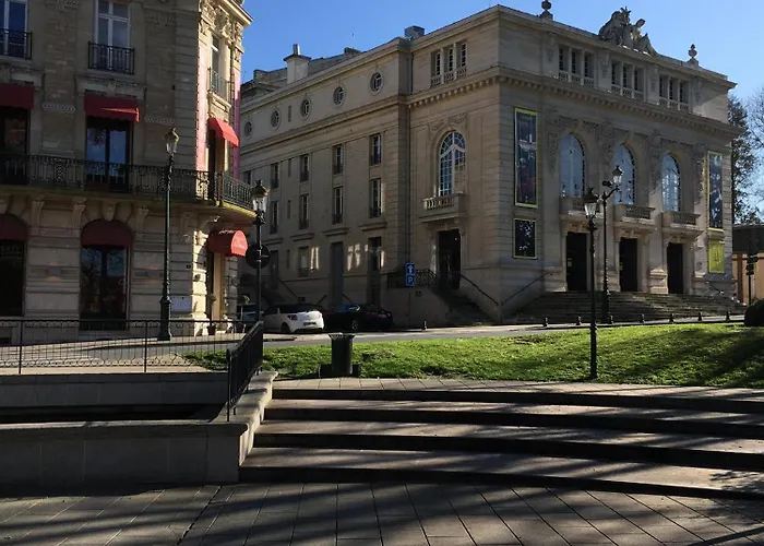 L'etoile-appartement Elegant Au Coeur D'epernay, Proche De L' Avenue De Champagne Apartmán *