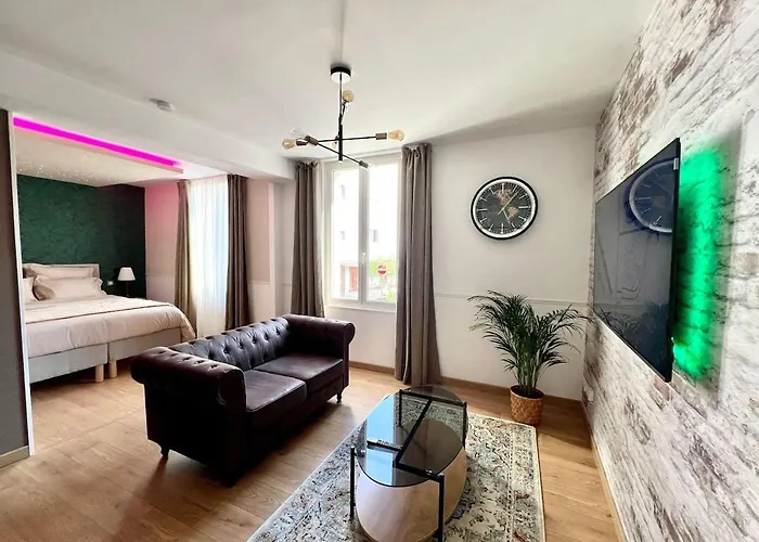 L'etoile-appartement Elegant Au Coeur D'epernay, Proche De L' Avenue De Champagne Apartmán